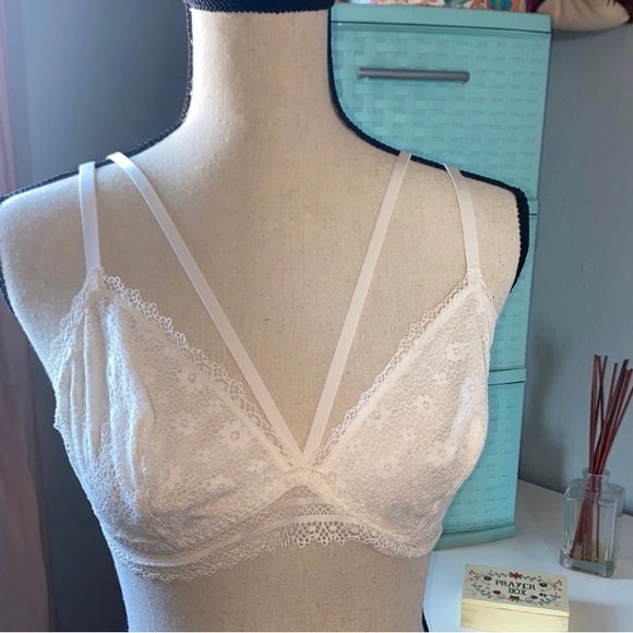 2 VICTORIA’S SECRET Strappy Bras ♥️ White ♥️ XL - Picture 6 of 16
